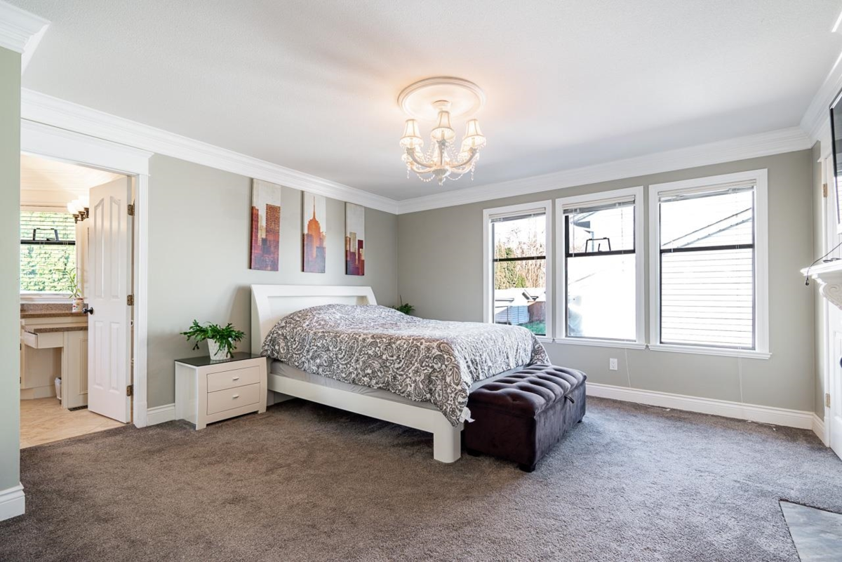 Basement Recreation Room Photo of 18459 56a Avenue, Surrey, BC