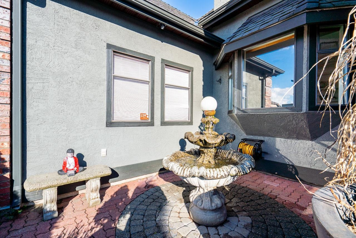 Family Room Photo of 18459 56a Avenue, Surrey, BC