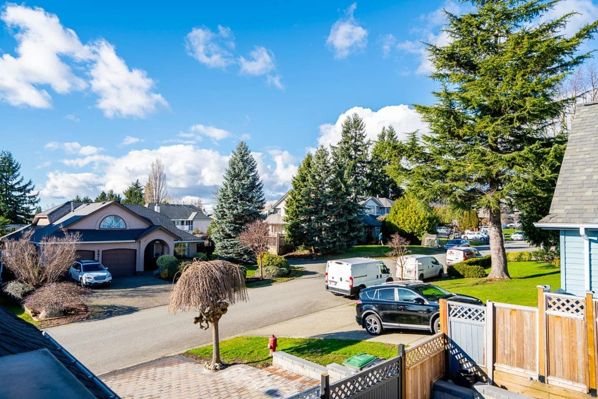 Garage Interior Photo of 18459 56a Avenue, Surrey, BC