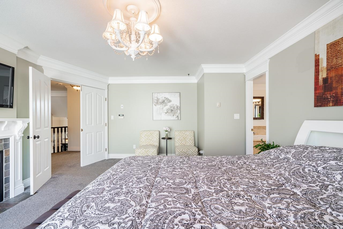 Mudroom Photo of 18459 56a Avenue, Surrey, BC