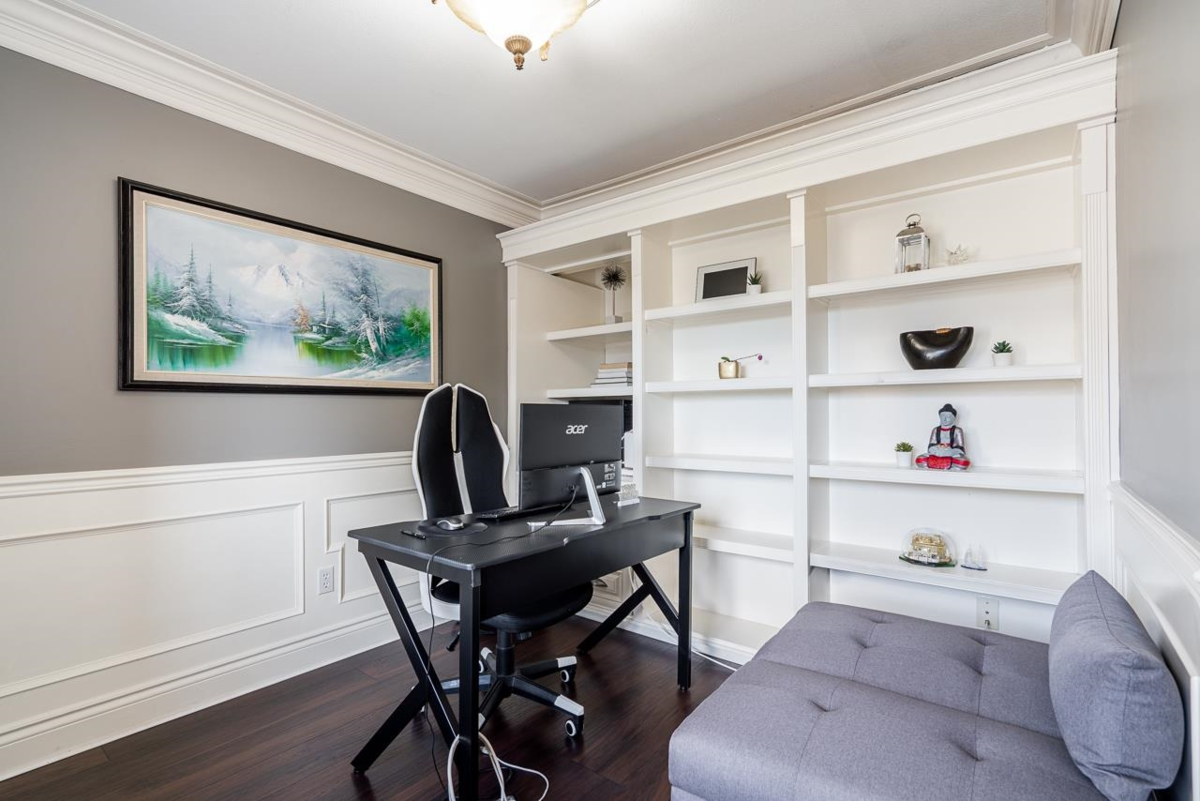 Office / Den Photo of 18459 56a Avenue, Surrey, BC