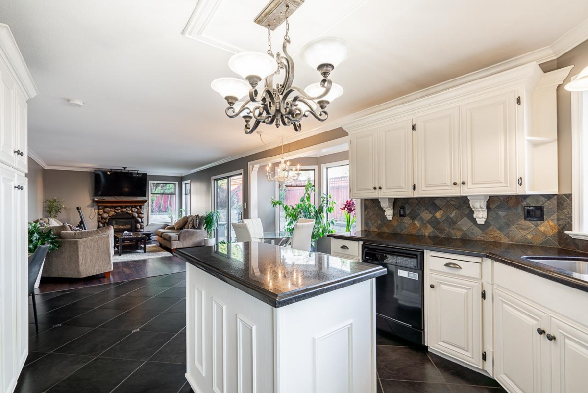 Powder Room Photo of 18459 56a Avenue, Surrey, BC