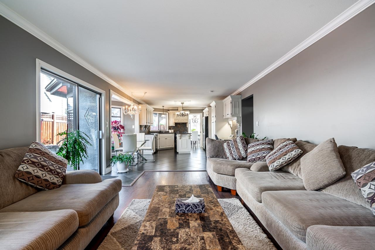 Primary Bathroom Photo of 18459 56a Avenue, Surrey, BC