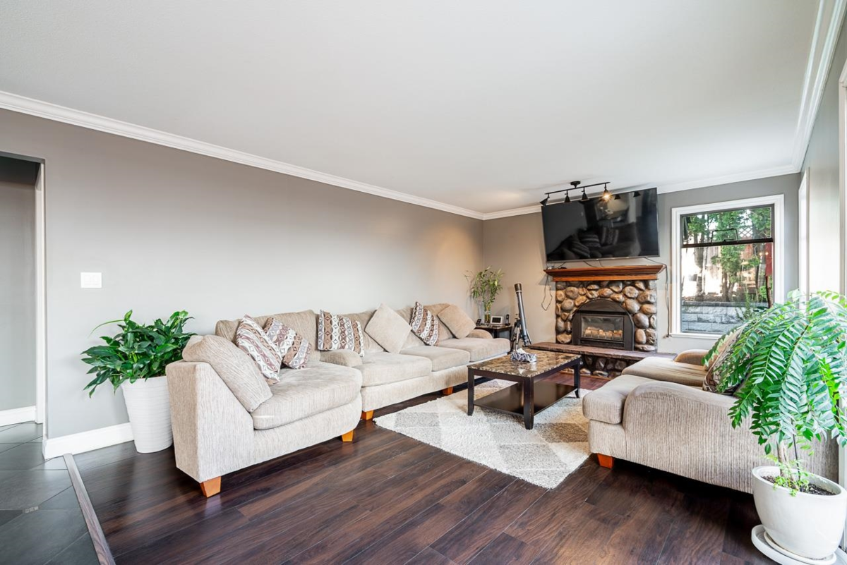 Primary Bedroom Photo of 18459 56a Avenue, Surrey, BC