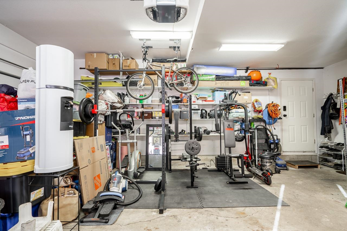 Swimming Pool Photo of 18459 56a Avenue, Surrey, BC