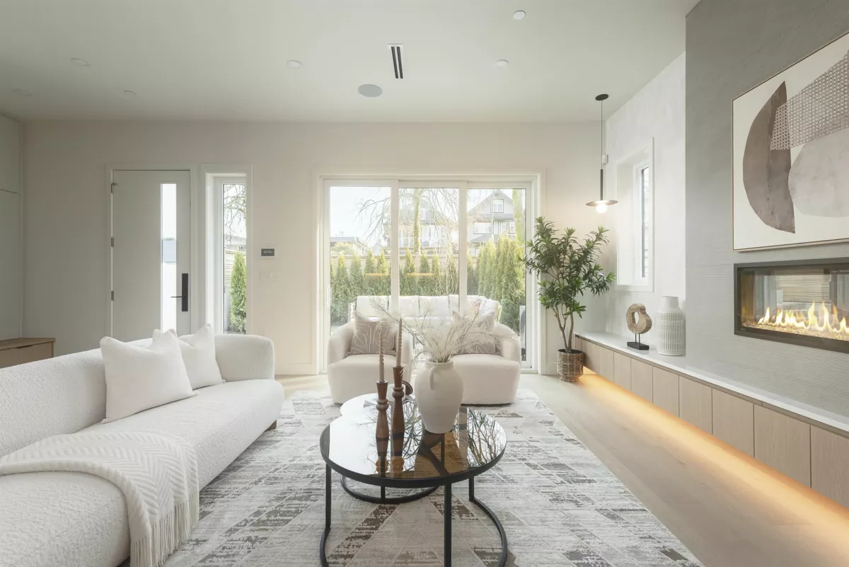 Family Room Photo of 1 735 E 10th Avenue, Vancouver, BC