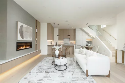 1 735 E 10th Avenue, Vancouver, BC