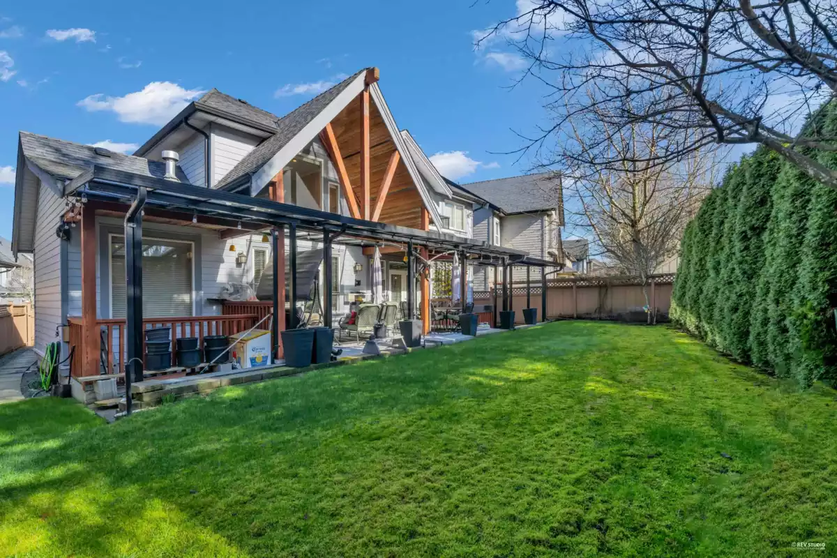 Backyard Photo of 16238 25 Avenue, Surrey, BC