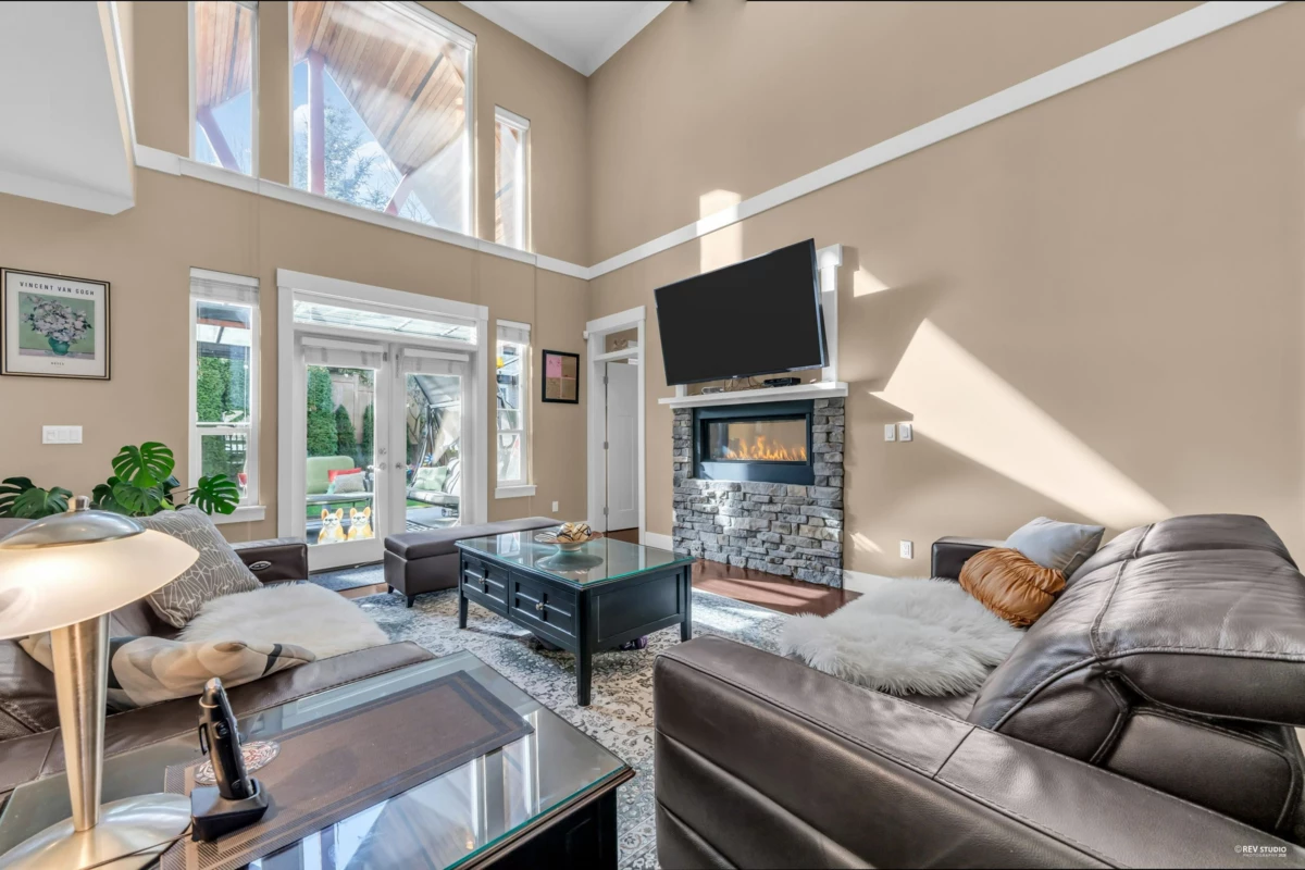 Dining Area Photo of 16238 25 Avenue, Surrey, BC