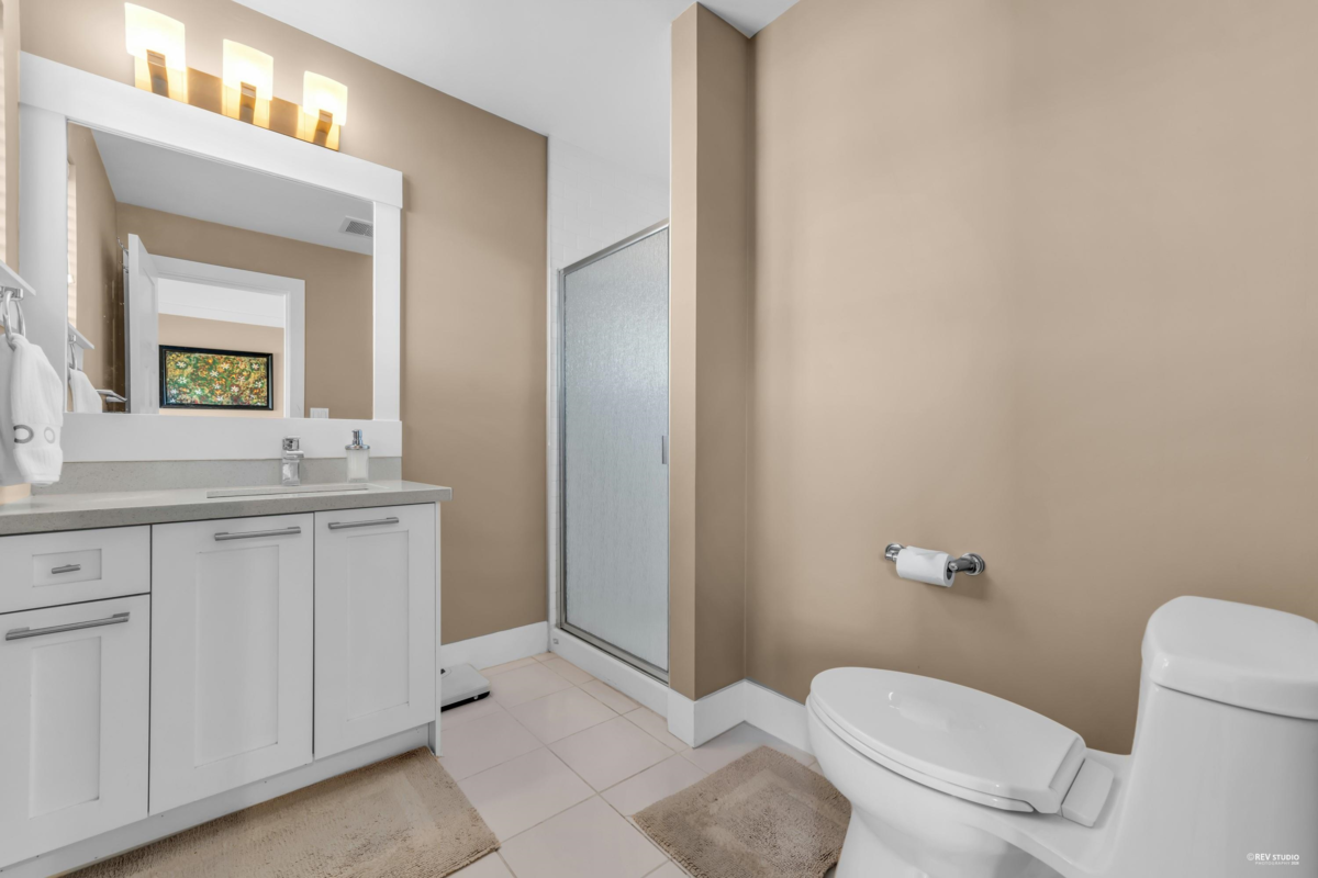 Entry Foyer Photo of 16238 25 Avenue, Surrey, BC