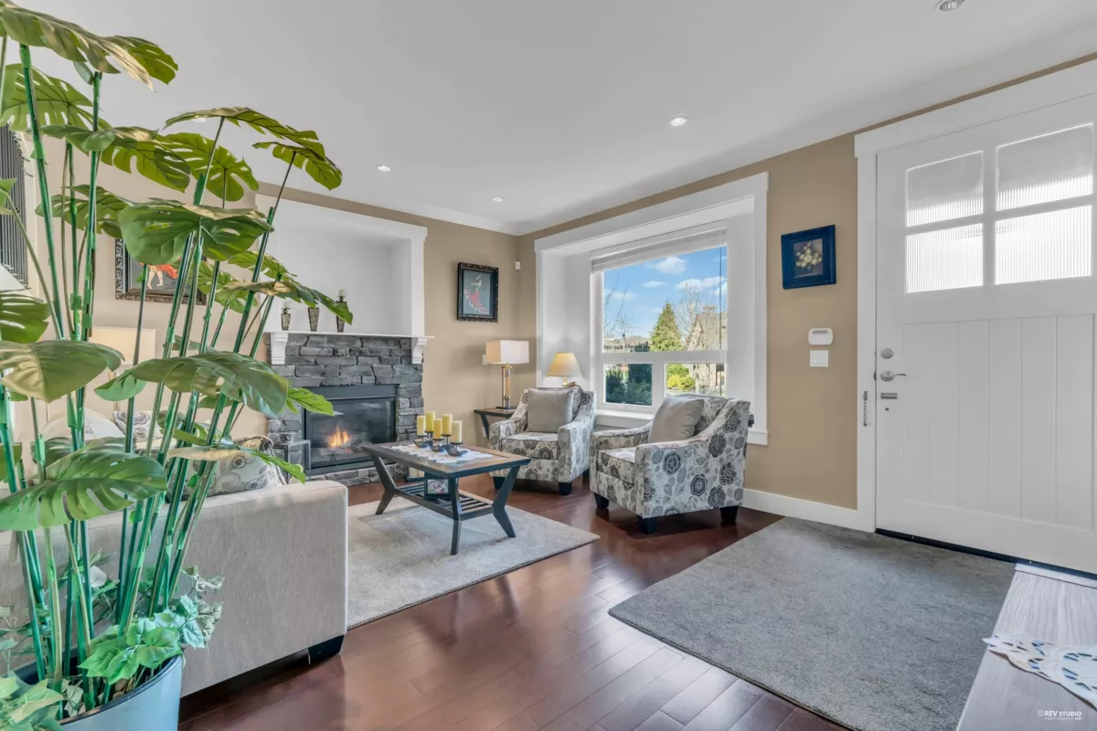 Family Room Photo of 16238 25 Avenue, Surrey, BC