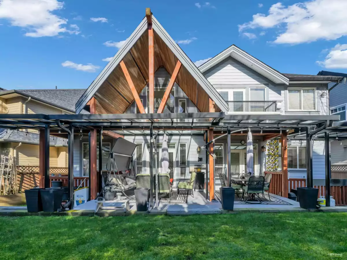 Front Yard Photo of 16238 25 Avenue, Surrey, BC