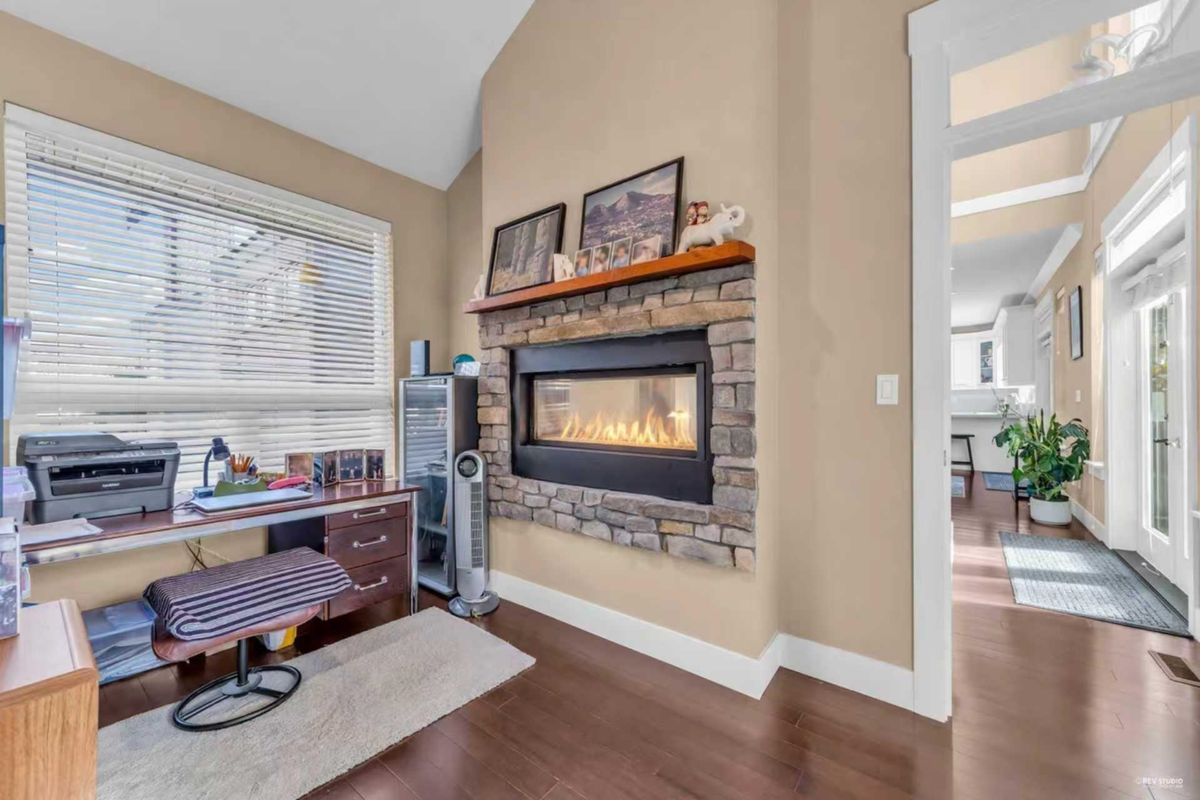 Guest Bathroom Photo of 16238 25 Avenue, Surrey, BC