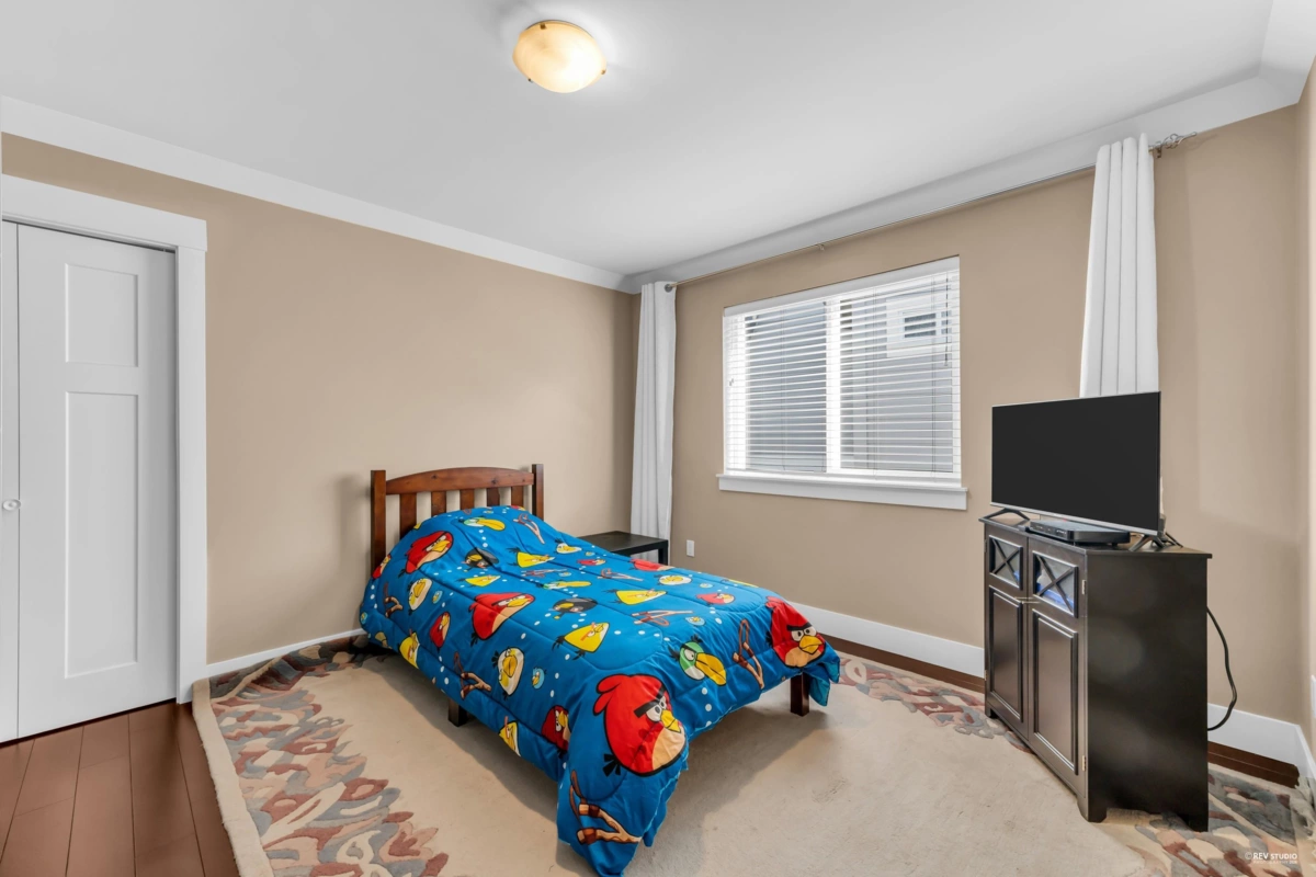 Hallway Photo of 16238 25 Avenue, Surrey, BC