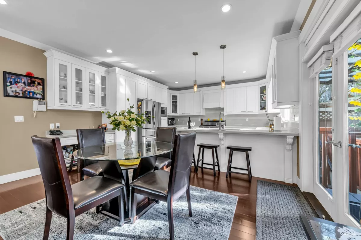 Walk-In Closet Photo of 16238 25 Avenue, Surrey, BC