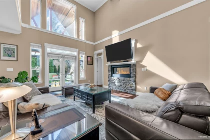 16238 25 Avenue, Surrey, BC, Surrey — Single Family Residence for sale