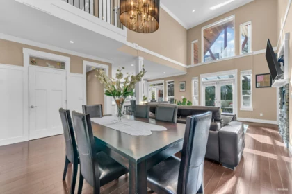 Kitchen Island Photo of 16238 25 Avenue, Surrey, BC