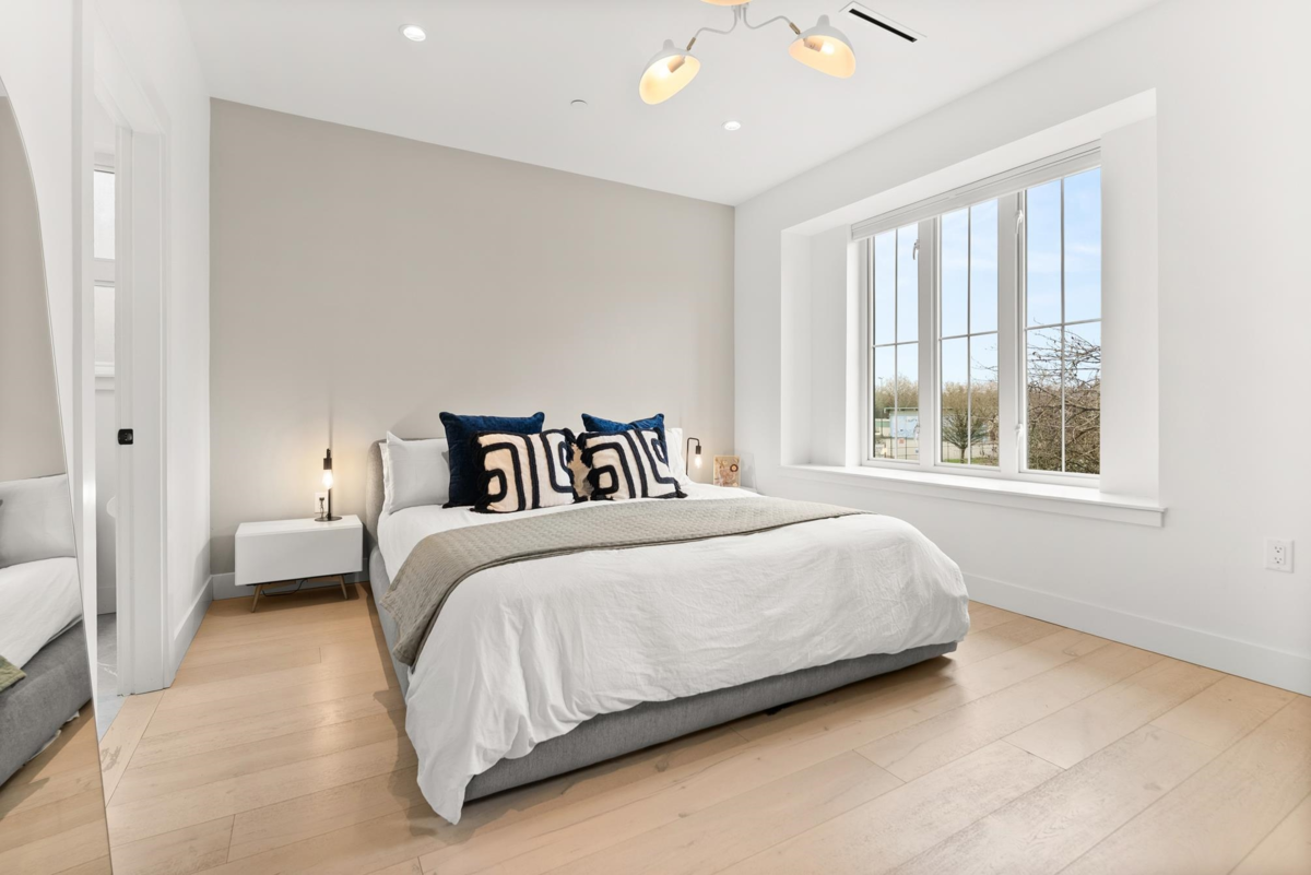 Entry Foyer Photo of 3123 W 16th Avenue, Vancouver, BC