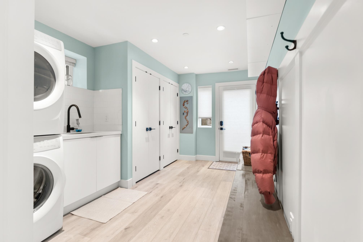 Garden / Landscaping Photo of 3123 W 16th Avenue, Vancouver, BC