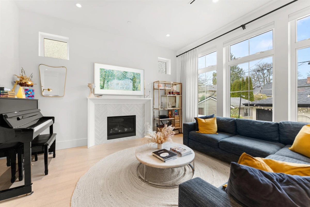 Kitchen Island Photo of 3123 W 16th Avenue, Vancouver, BC