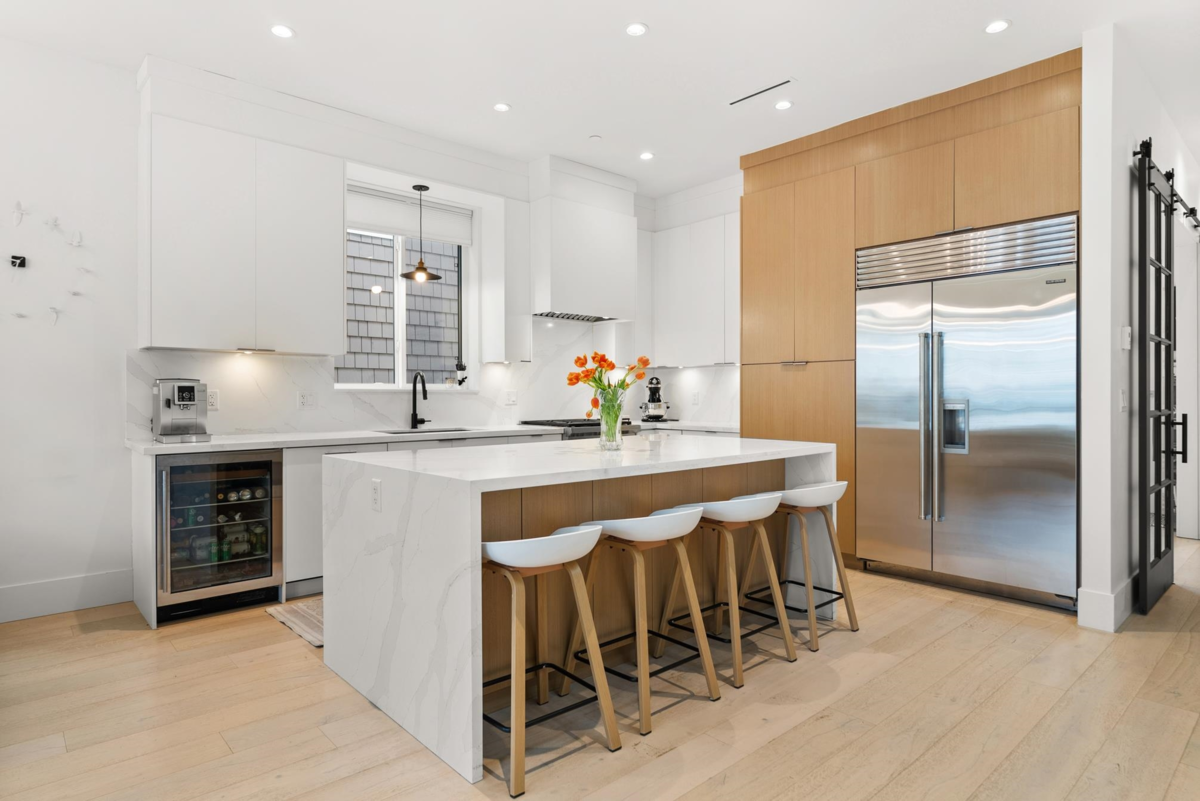 Living Room Photo of 3123 W 16th Avenue, Vancouver, BC