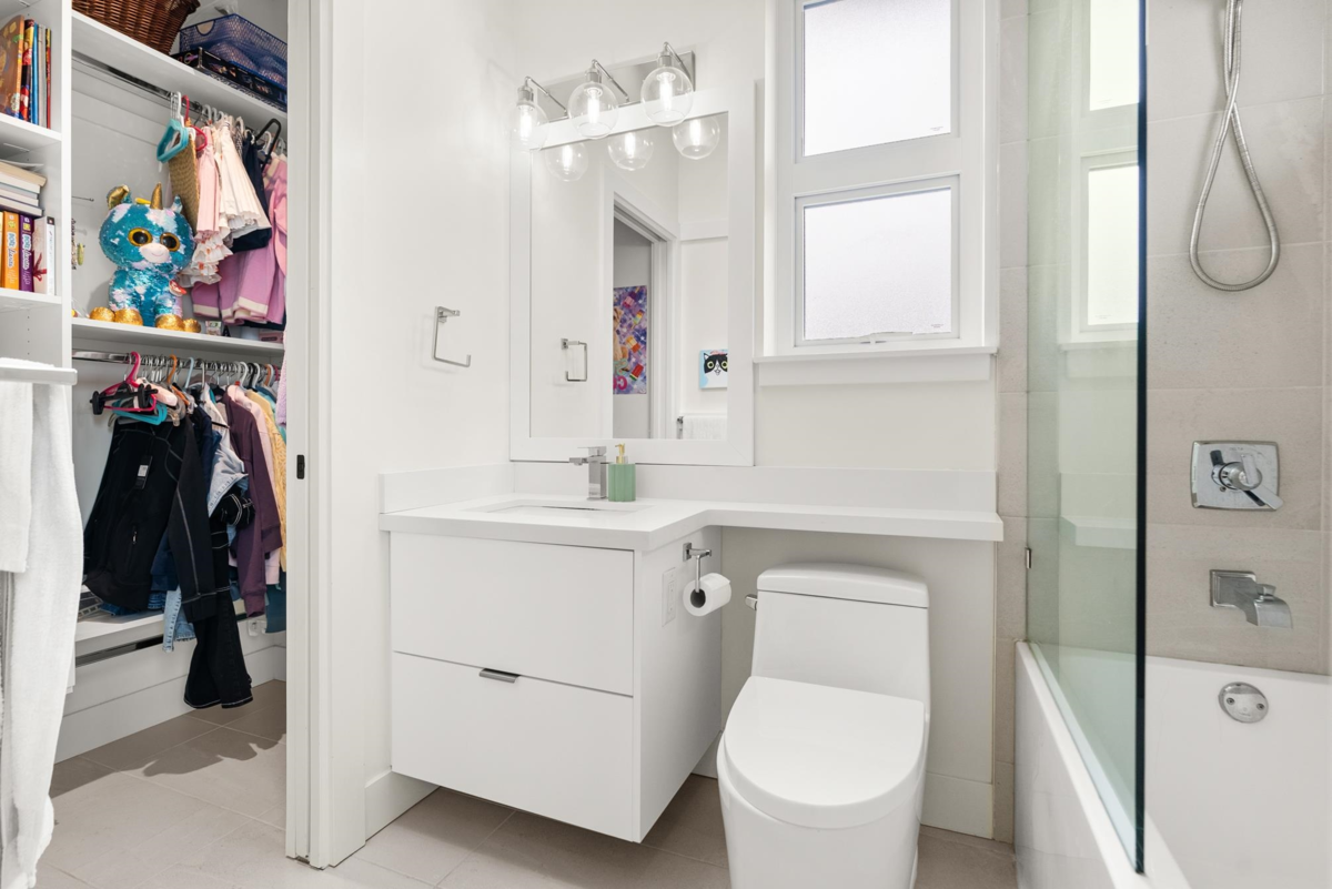 Outdoor Deck Photo of 3123 W 16th Avenue, Vancouver, BC