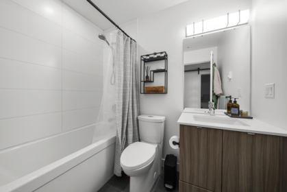 Guest Bathroom Photo of 414 32838 Landeau Place, Abbotsford, BC
