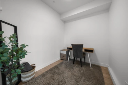 Walk-In Closet Photo of 414 32838 Landeau Place, Abbotsford, BC