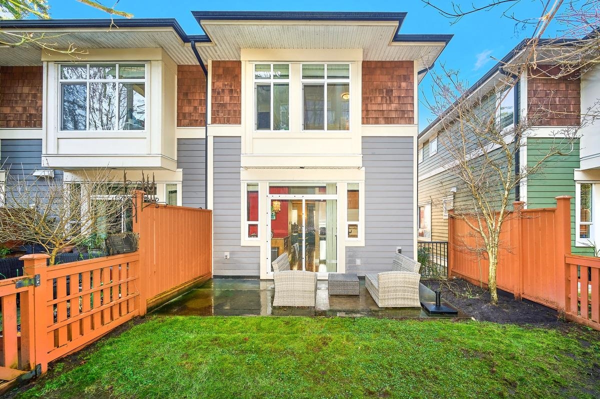 Outdoor Deck Photo of 37 2929 156 Street, Surrey, BC