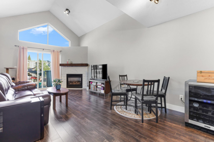Primary Bedroom Photo of 403 33478 Roberts Avenue, Abbotsford, BC