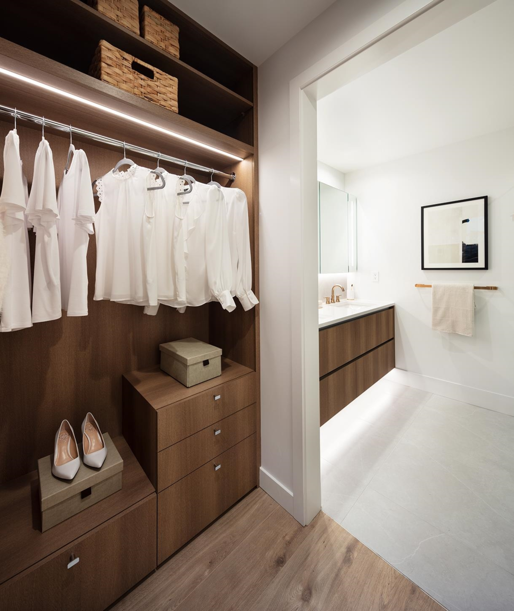 Front Yard Photo of 408 720 Farrow Street, Coquitlam, BC