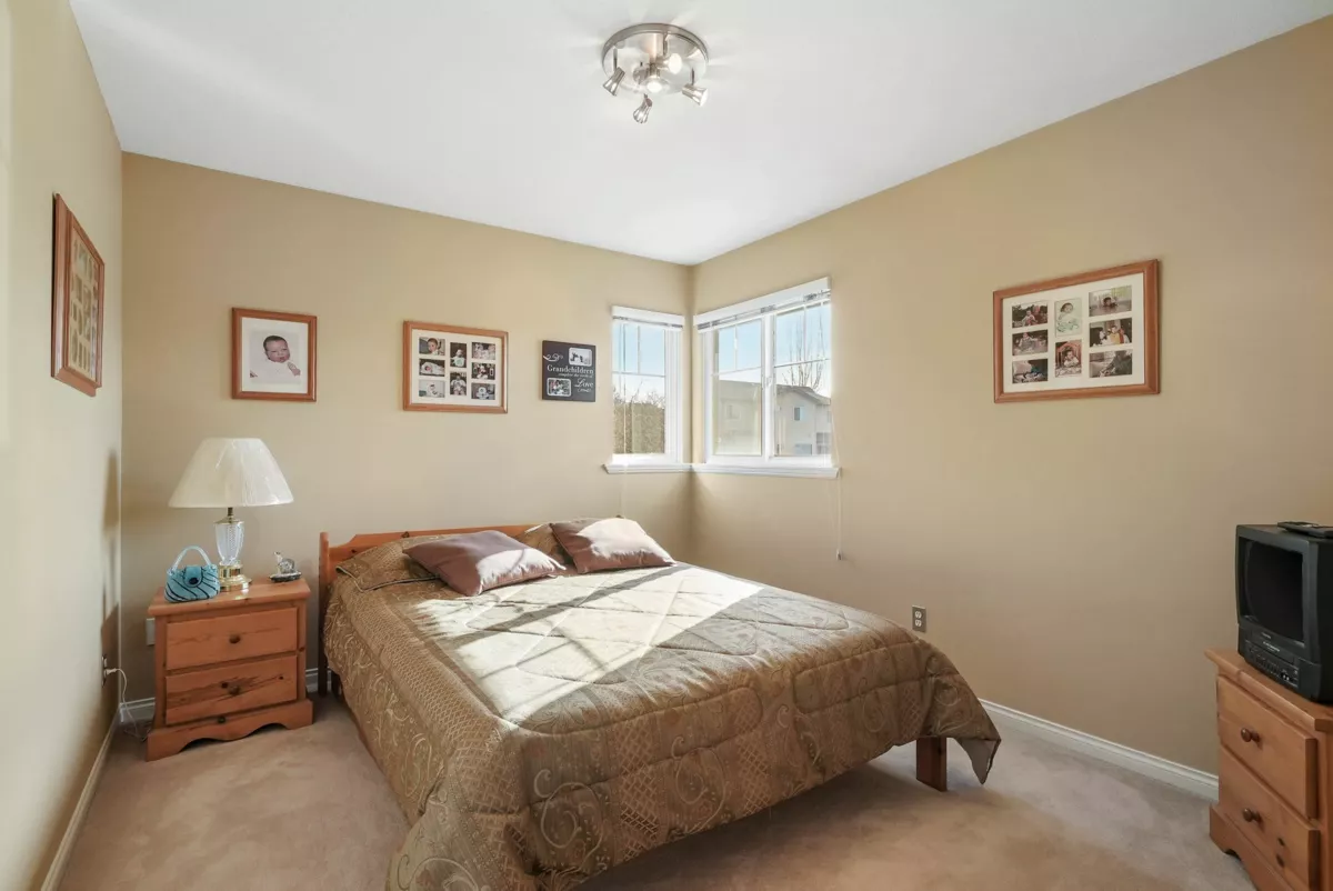 Bedroom 4 Photo of 18111 68a Avenue, Surrey, BC