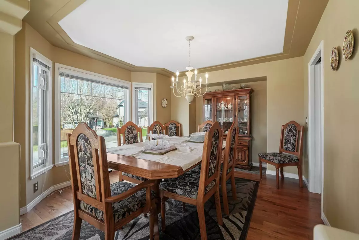 Dining Area Photo of 18111 68a Avenue, Surrey, BC