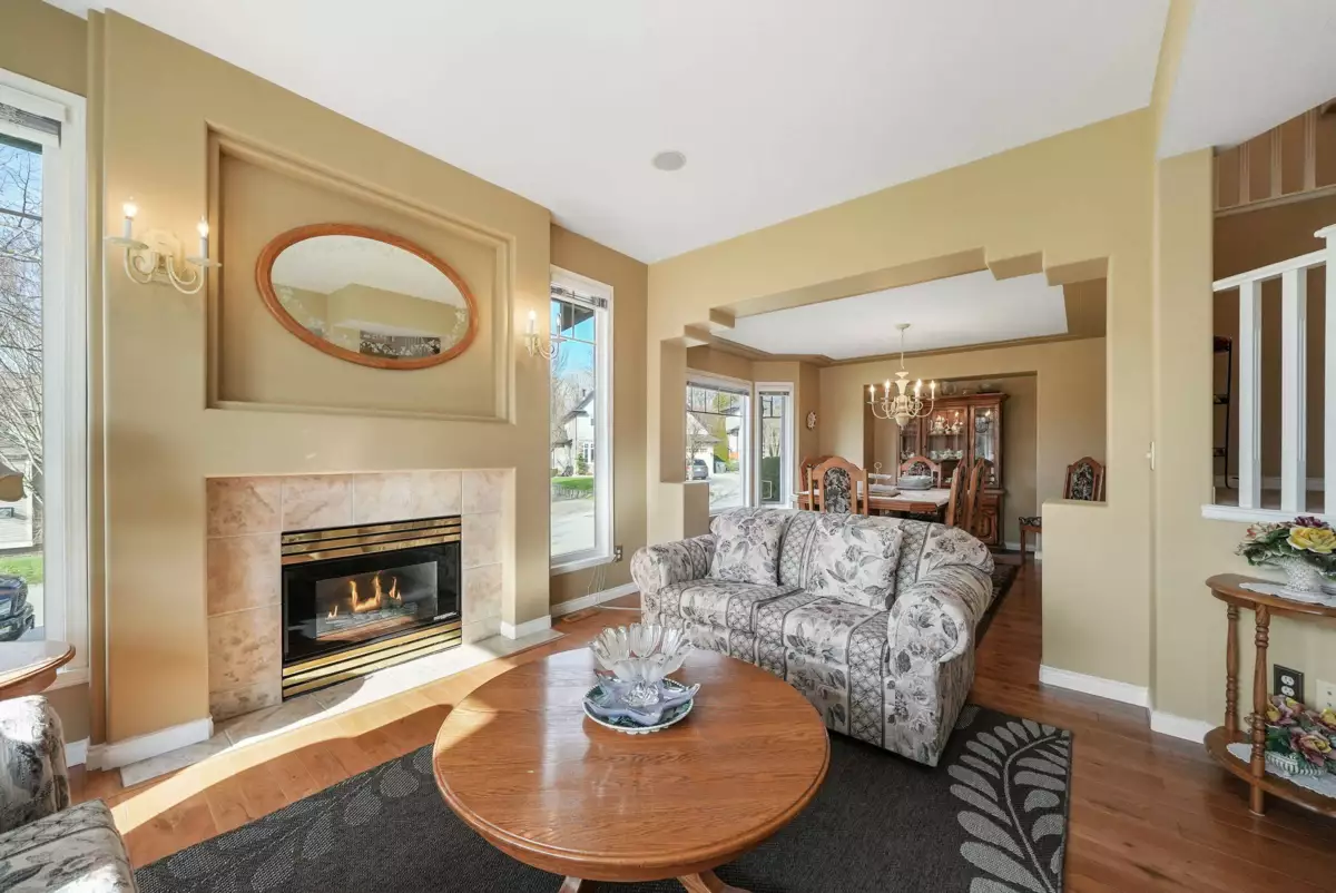 Family Room Photo of 18111 68a Avenue, Surrey, BC