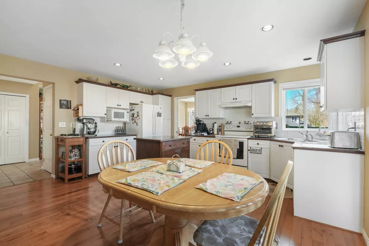 Pantry Photo of 18111 68a Avenue, Surrey, BC