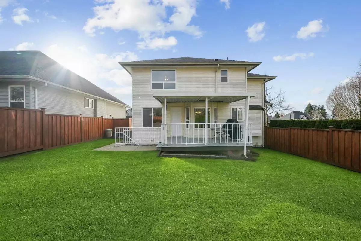 Staircase Photo of 18111 68a Avenue, Surrey, BC