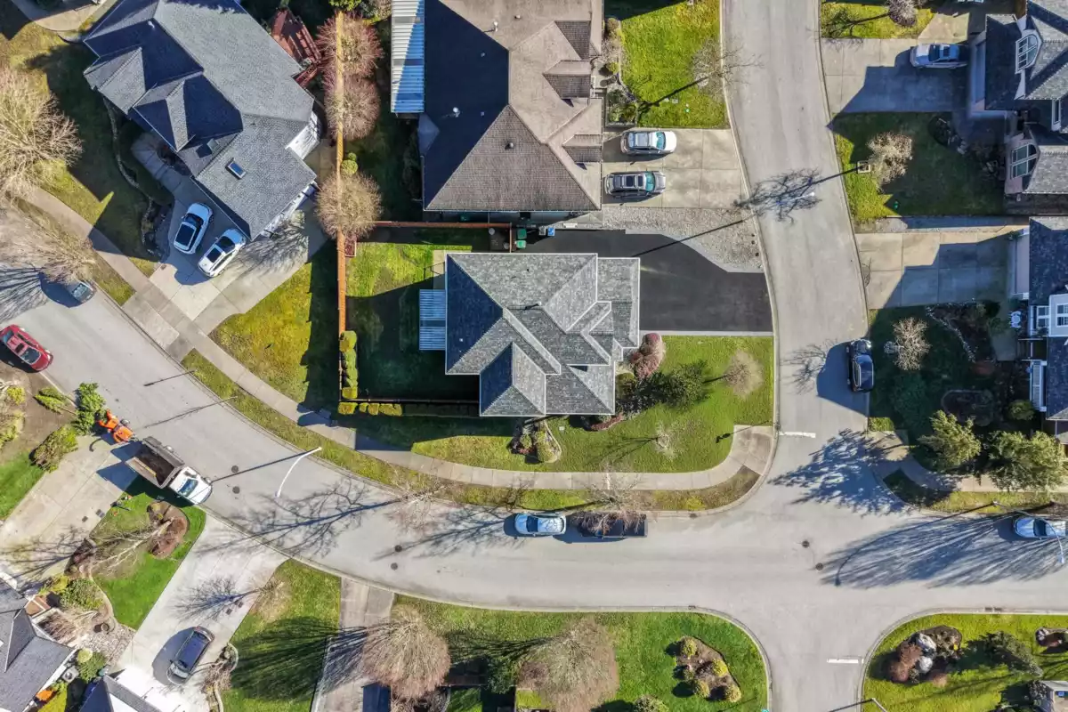 Swimming Pool Photo of 18111 68a Avenue, Surrey, BC