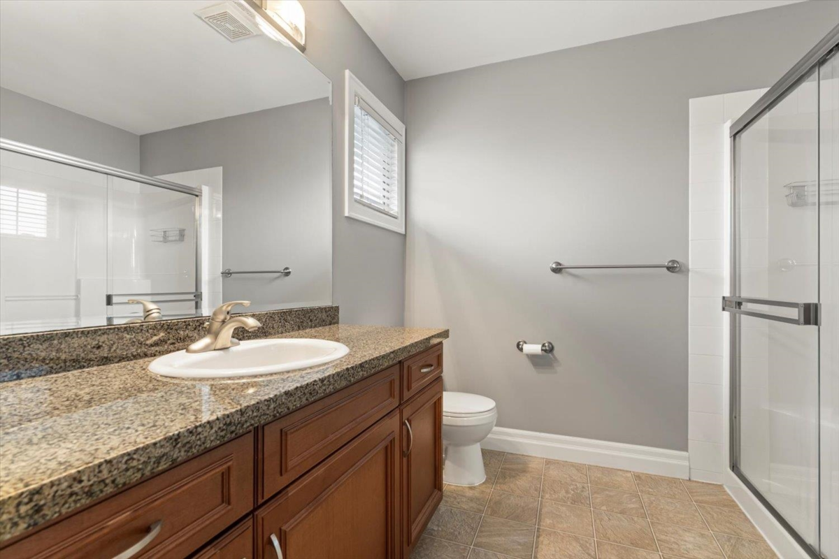 Guest Bathroom Photo of 55 44523 Mclaren Drive, Chilliwack, BC