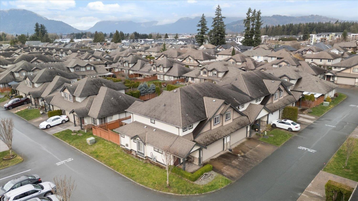 Neighborhood Park Photo Near 55 44523 Mclaren Drive, Chilliwack, BC