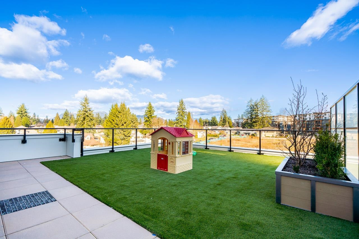 Hot Tub / Spa Photo of 110 623 Kemsley Avenue, Coquitlam, BC