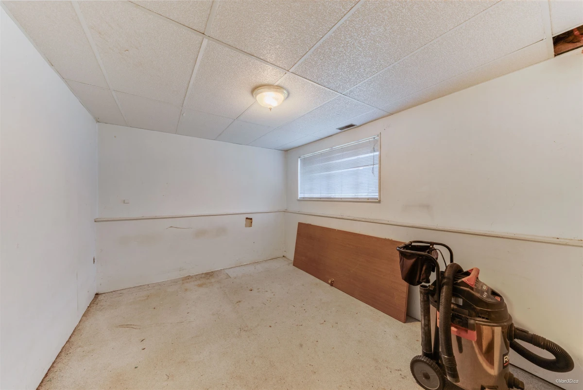 Laundry Room Photo of 10122 127b Street, Surrey, BC