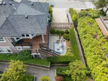 Swimming Pool Photo of 2133 Gordon Avenue, West Vancouver, BC