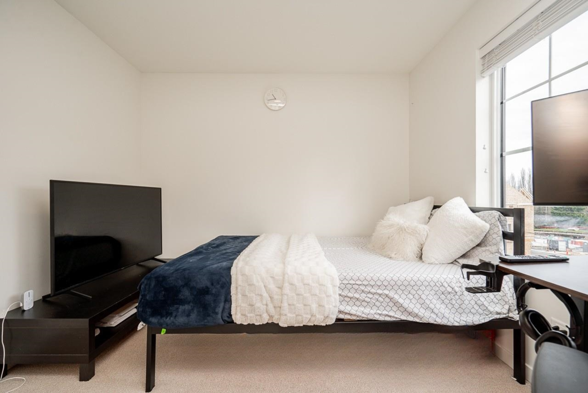 Entry Foyer Photo of 98 7967 197 Street, Langley, BC