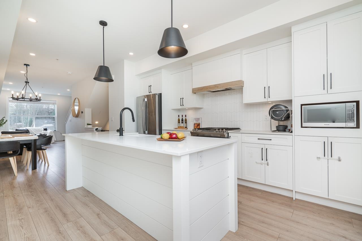 Living Room Photo of 98 7967 197 Street, Langley, BC