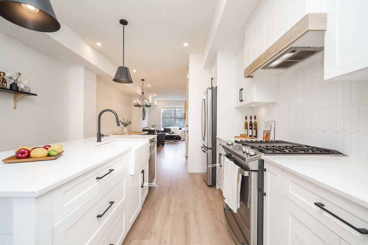 Primary Bathroom Photo of 98 7967 197 Street, Langley, BC