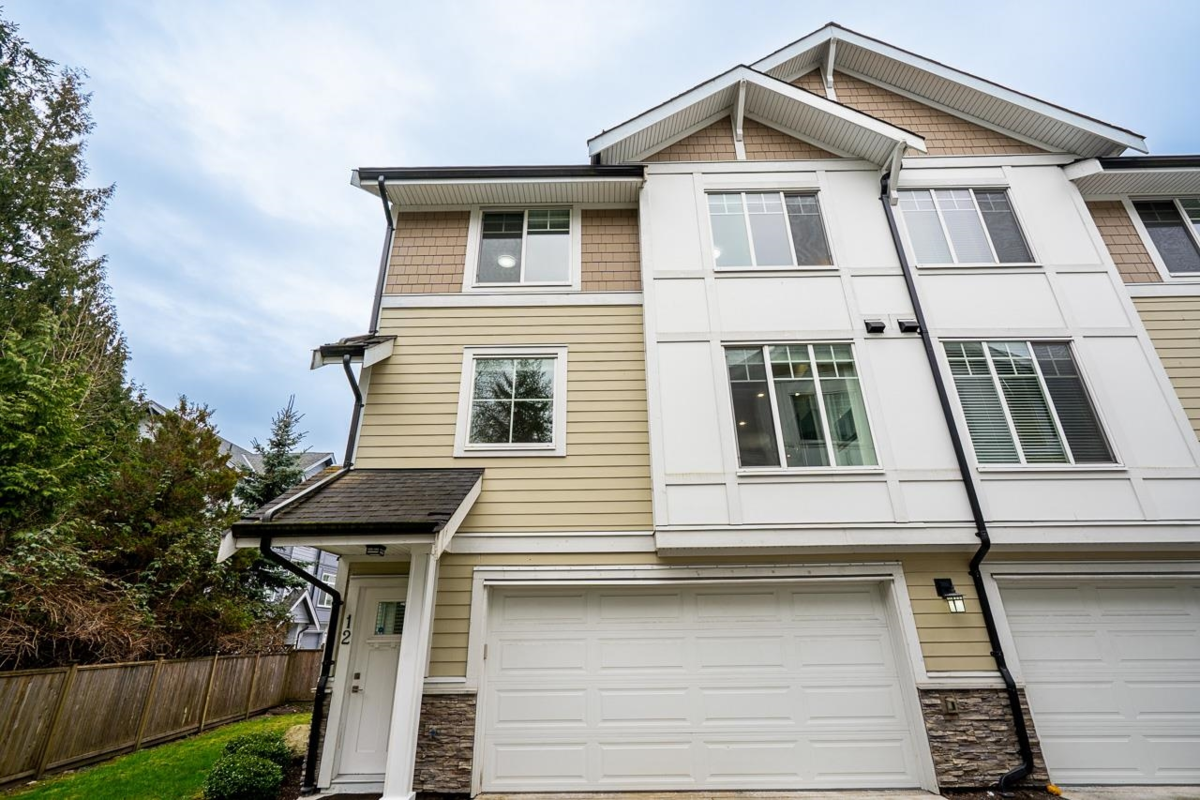 Family Room Photo of 12 7056 192 Street, Surrey, BC