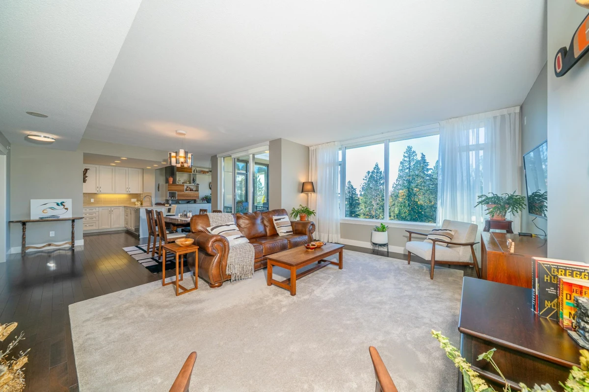 Guest Bathroom Photo of 1004 1415 Parkway Boulevard, Coquitlam, BC