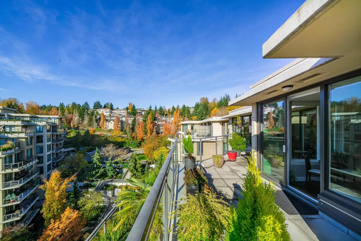 Outdoor Kitchen Photo of 1004 1415 Parkway Boulevard, Coquitlam, BC