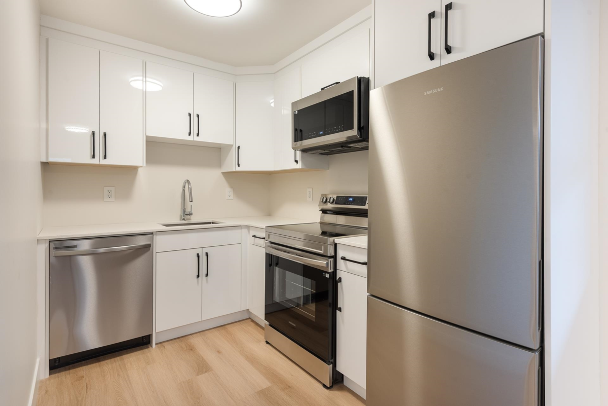 Front Yard Photo of 4413 Oxford Street, Burnaby, BC