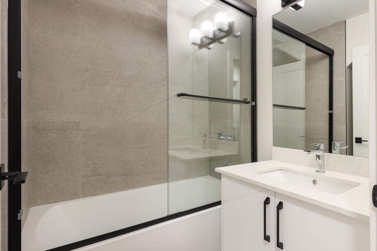 Hot Tub / Spa Photo of 4413 Oxford Street, Burnaby, BC